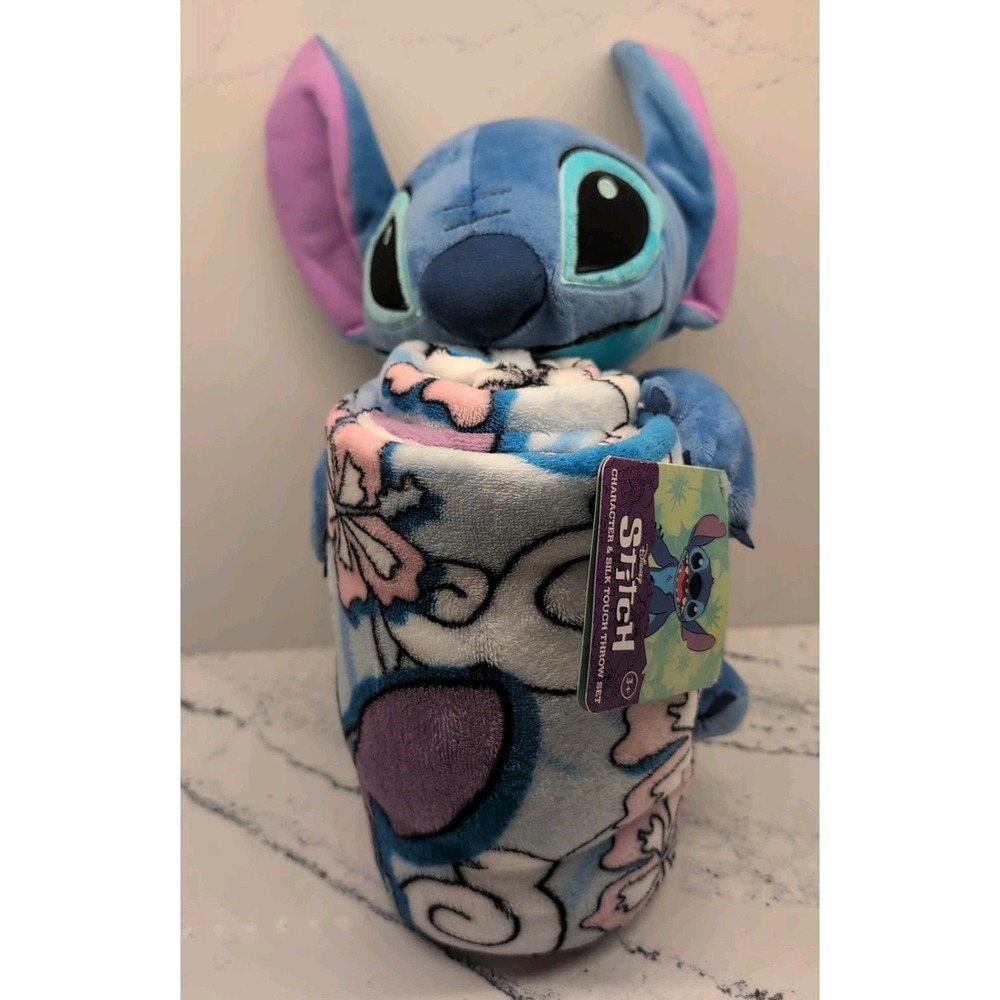 Lilo & Stitch Classic Character Hugger Pillow & Silk Touch Throw Blanket Set NWT